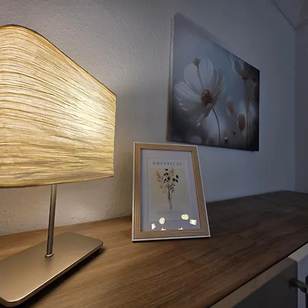 Helles Jugendstilstudio Mit Home-office Und Garten דירה