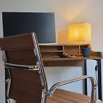 Helles Jugendstilstudio Mit Home-office Und Garten Apartment