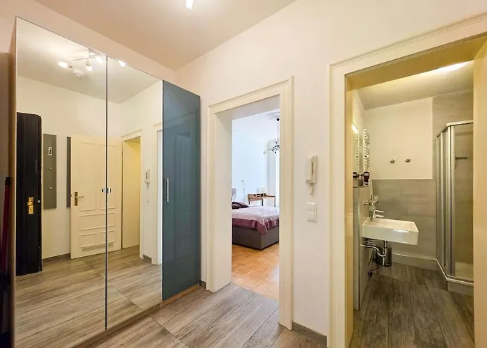 Helles Jugendstilstudio Mit Home-office Und Garten * Leipzig